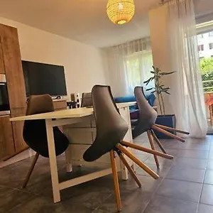 T2 Spacieux Avec Terrasse Et Clim Nice